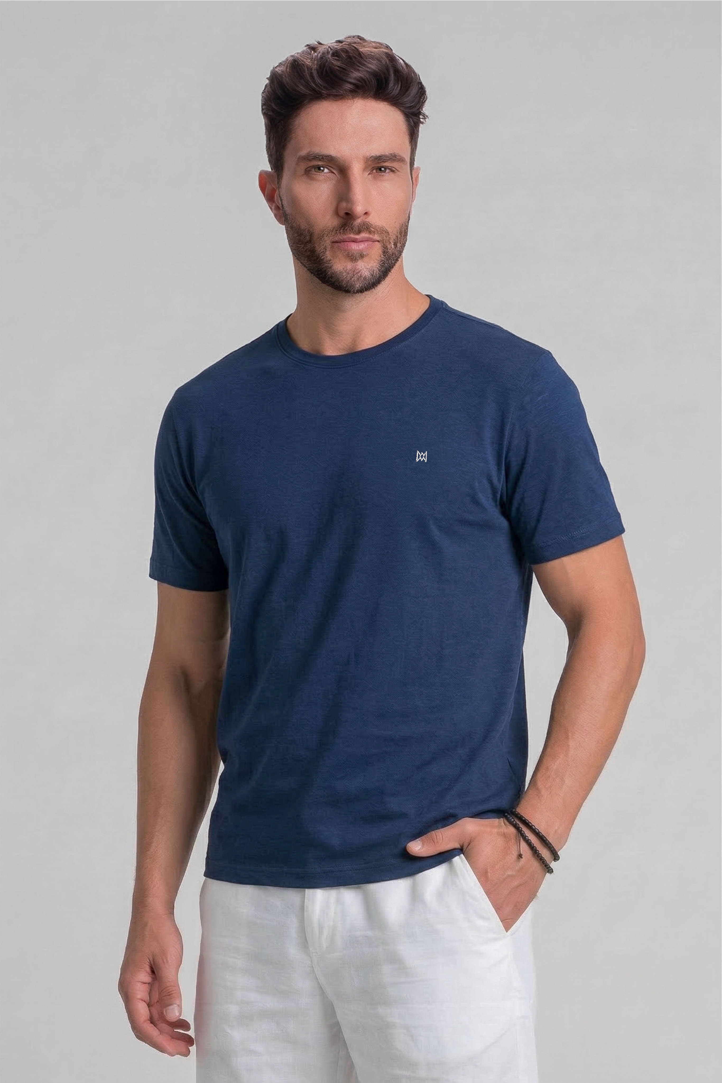 Camiseta Masculina Básica em Cotton Premium