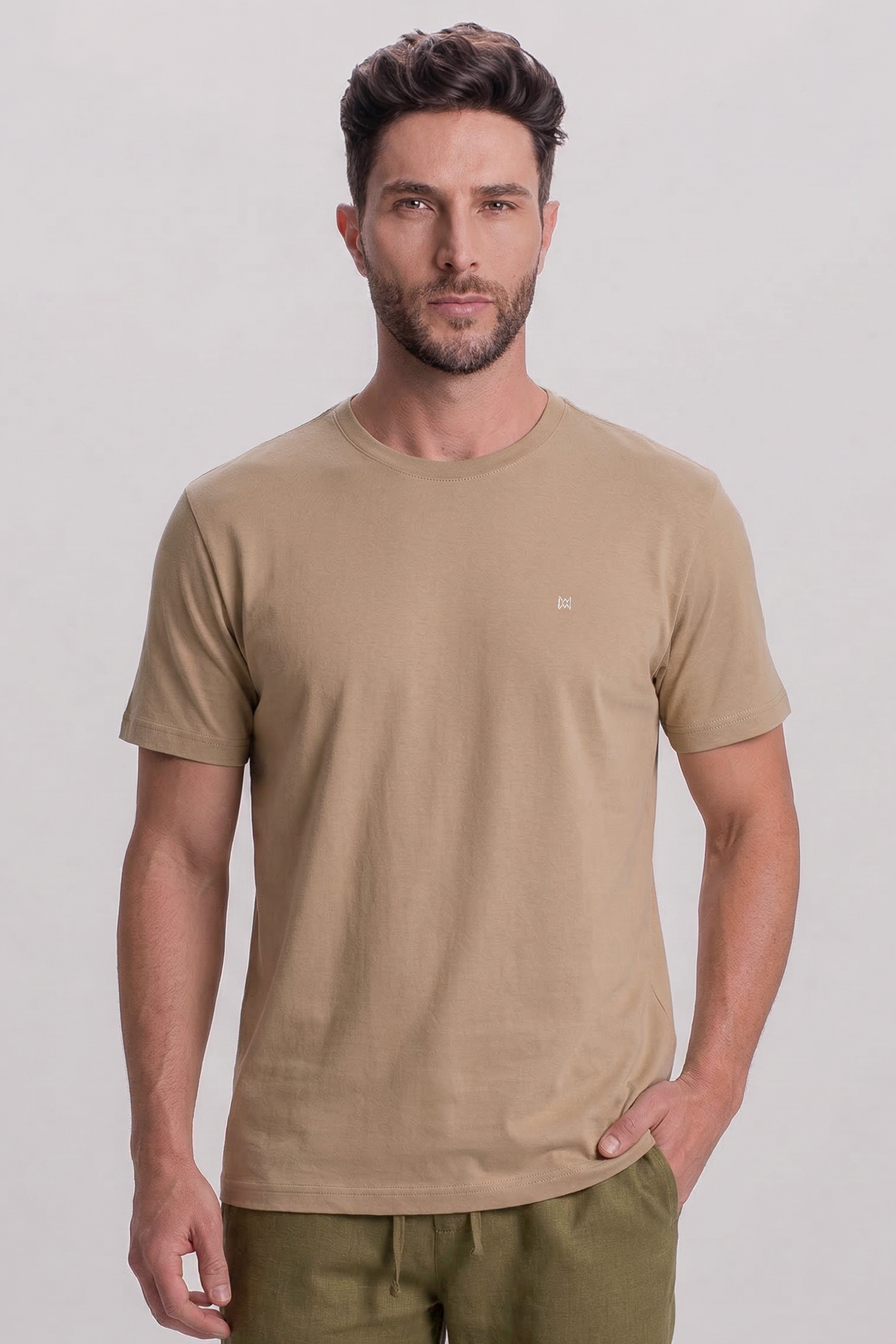 Camiseta Masculina Básica em Cotton Premium