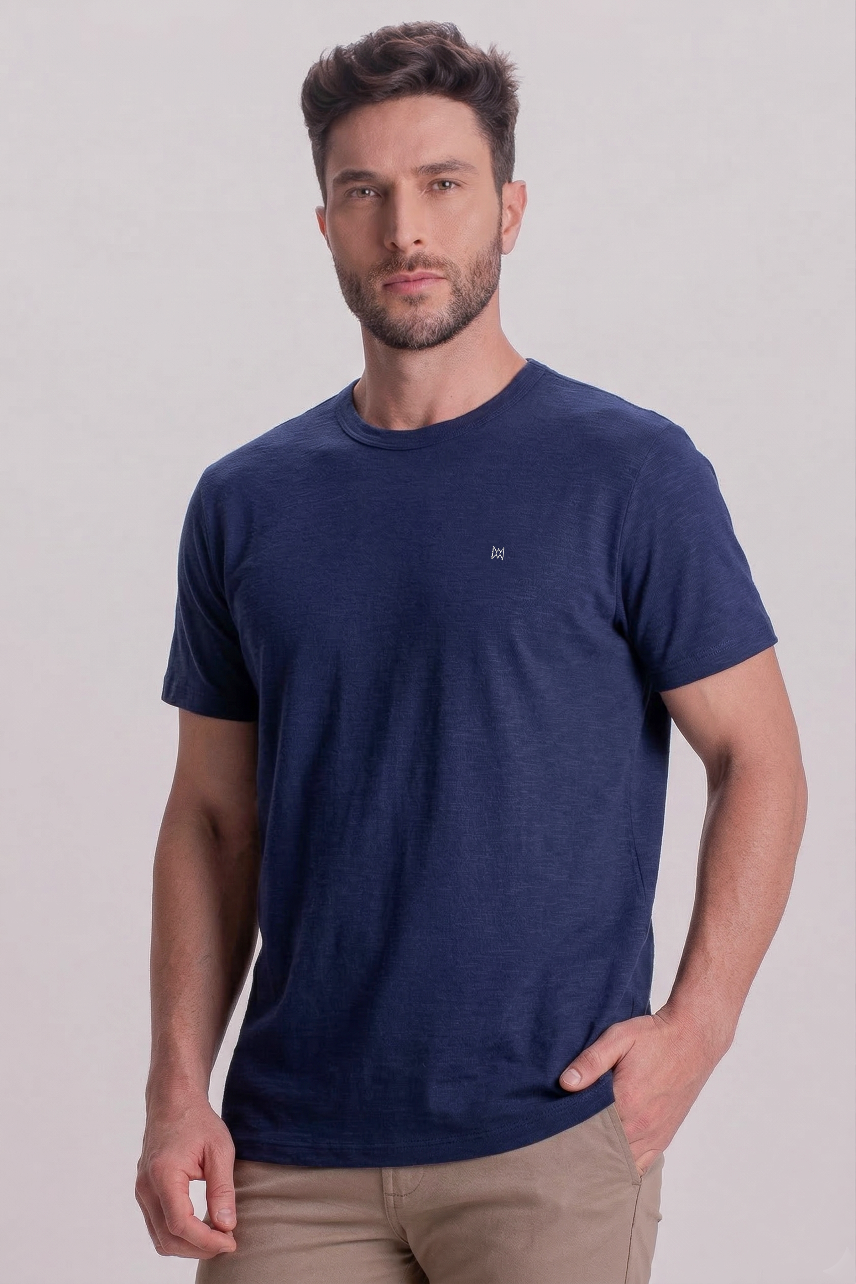 Camiseta Masculina Básica em Cotton Premium