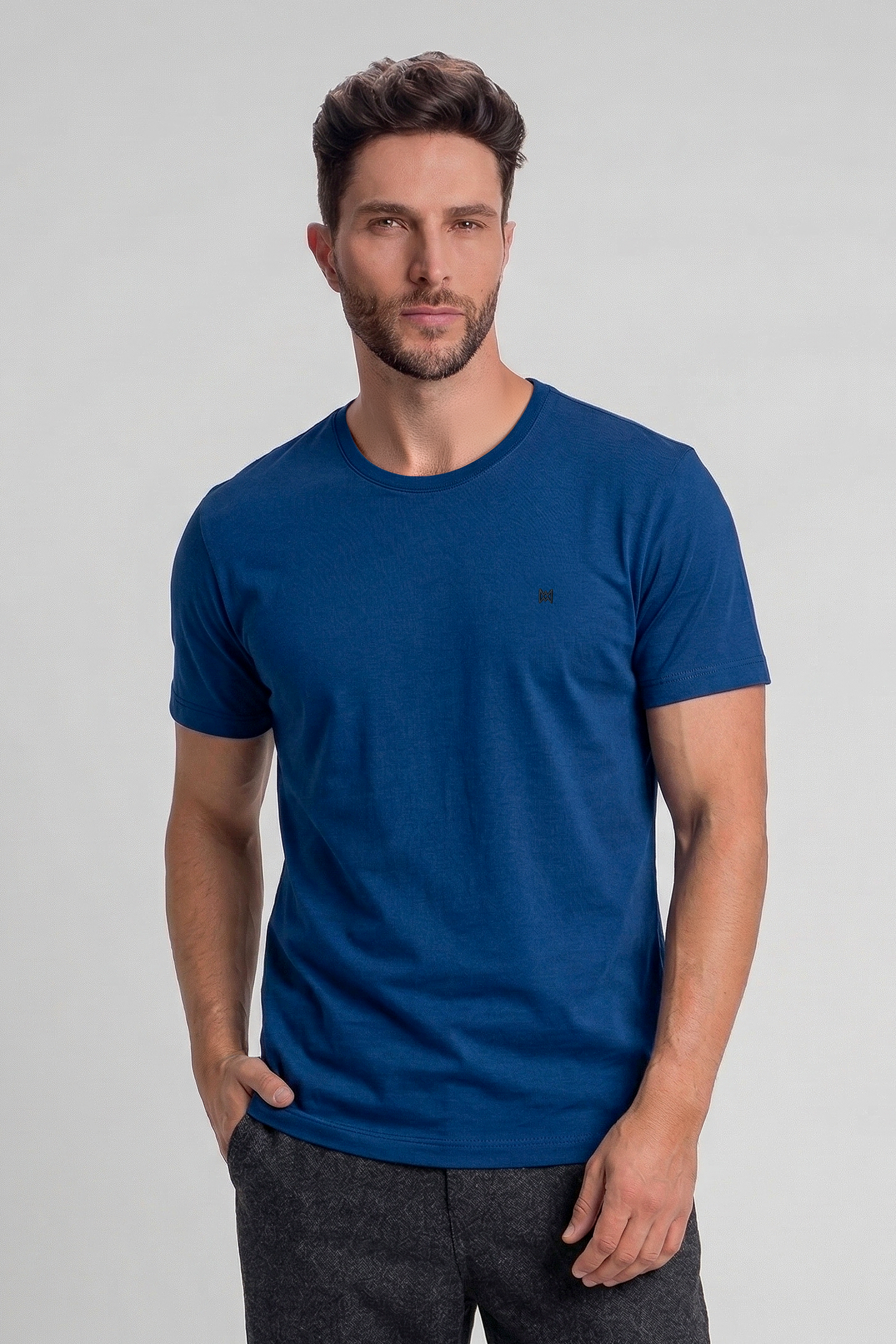 Camiseta Masculina Premium em Algodão Penteado